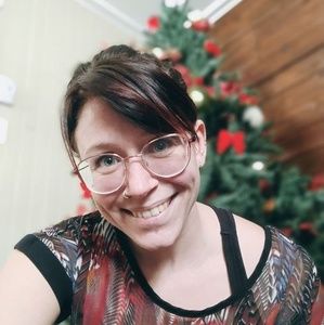 Meet your Posher, Cassandra